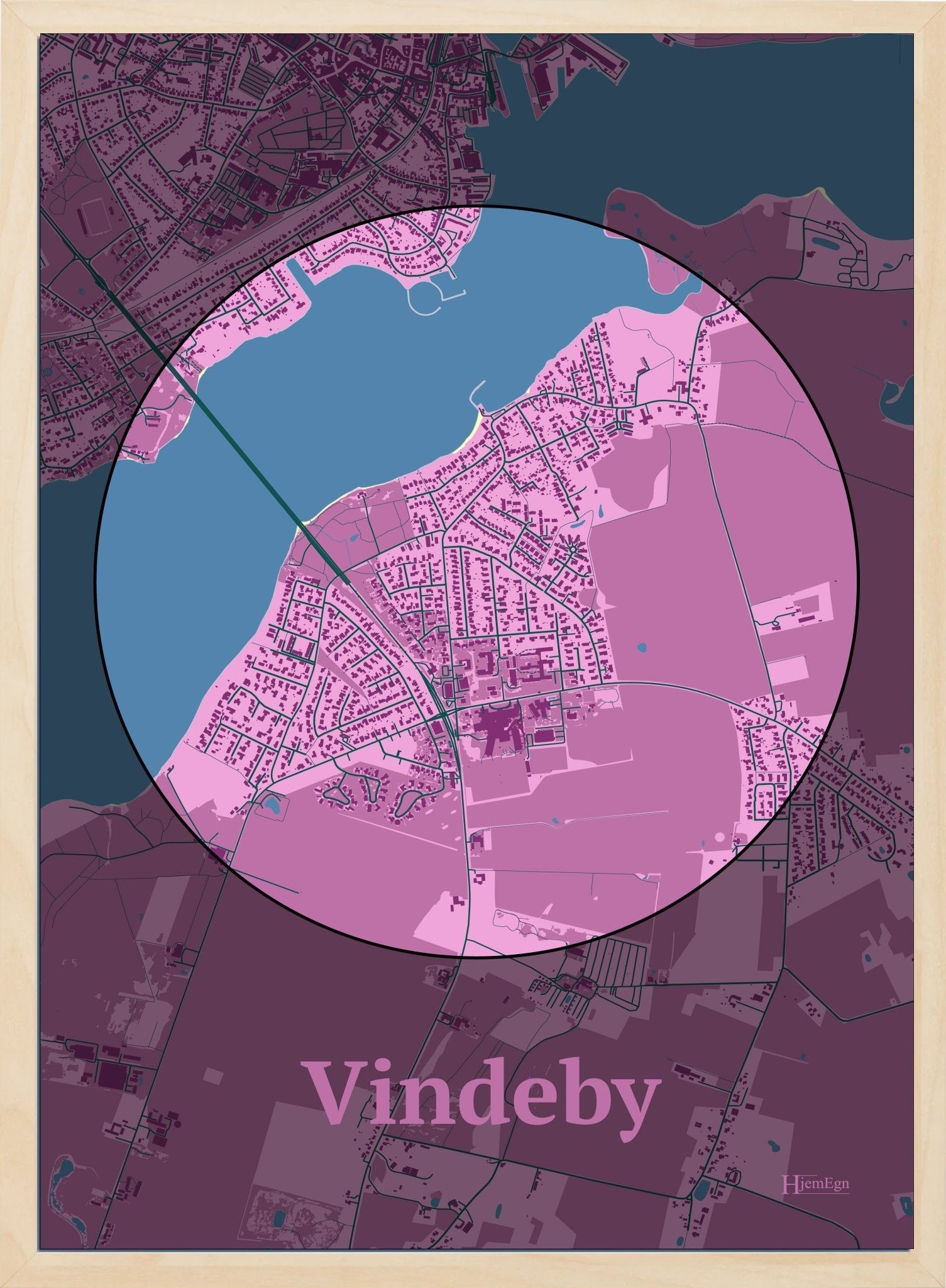 Vindeby plakat i farve pastel rød og HjemEgn.dk design centrum. Design bykort for Vindeby